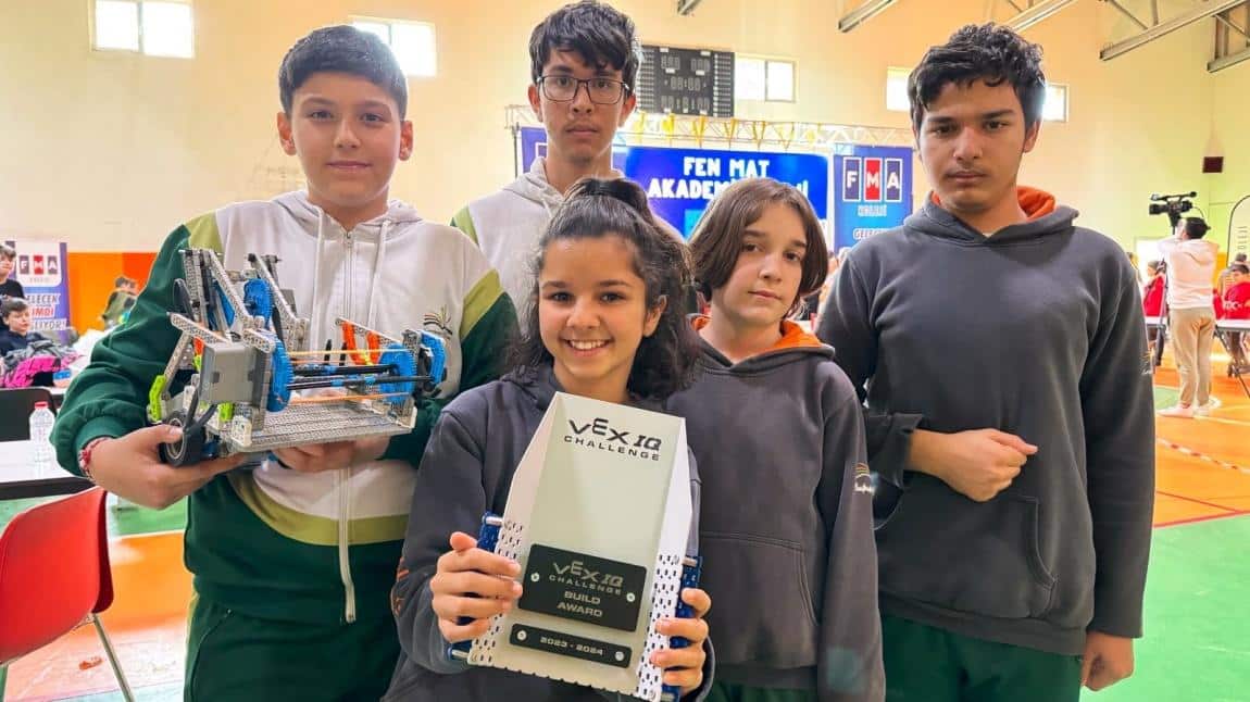 Vex Robotics Turnuvasında “Vex IQ Challenge Build Award” İsimli Ödülü Kazandık